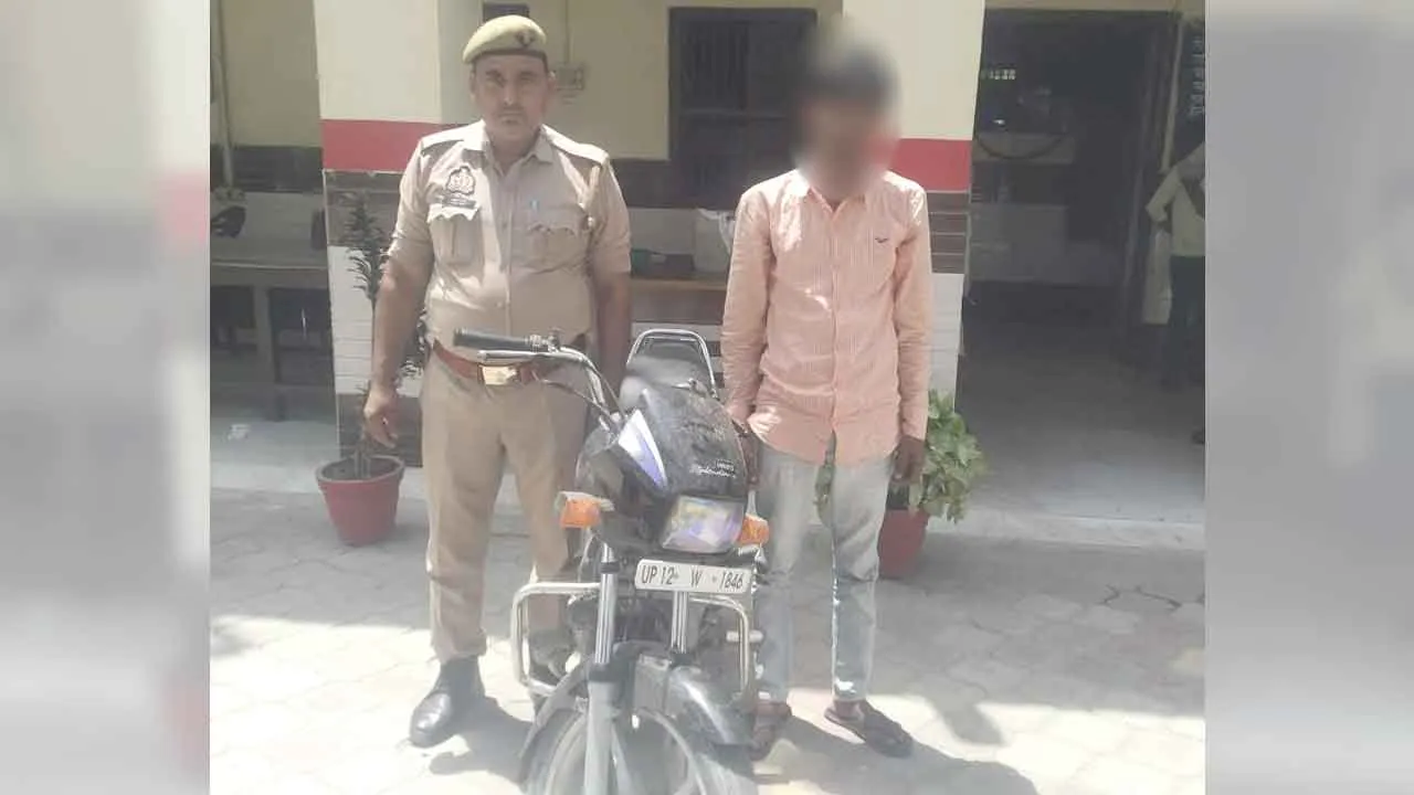 चोरी की बाइक के साथ में युवक गिरफ्तार, भेजा जेल