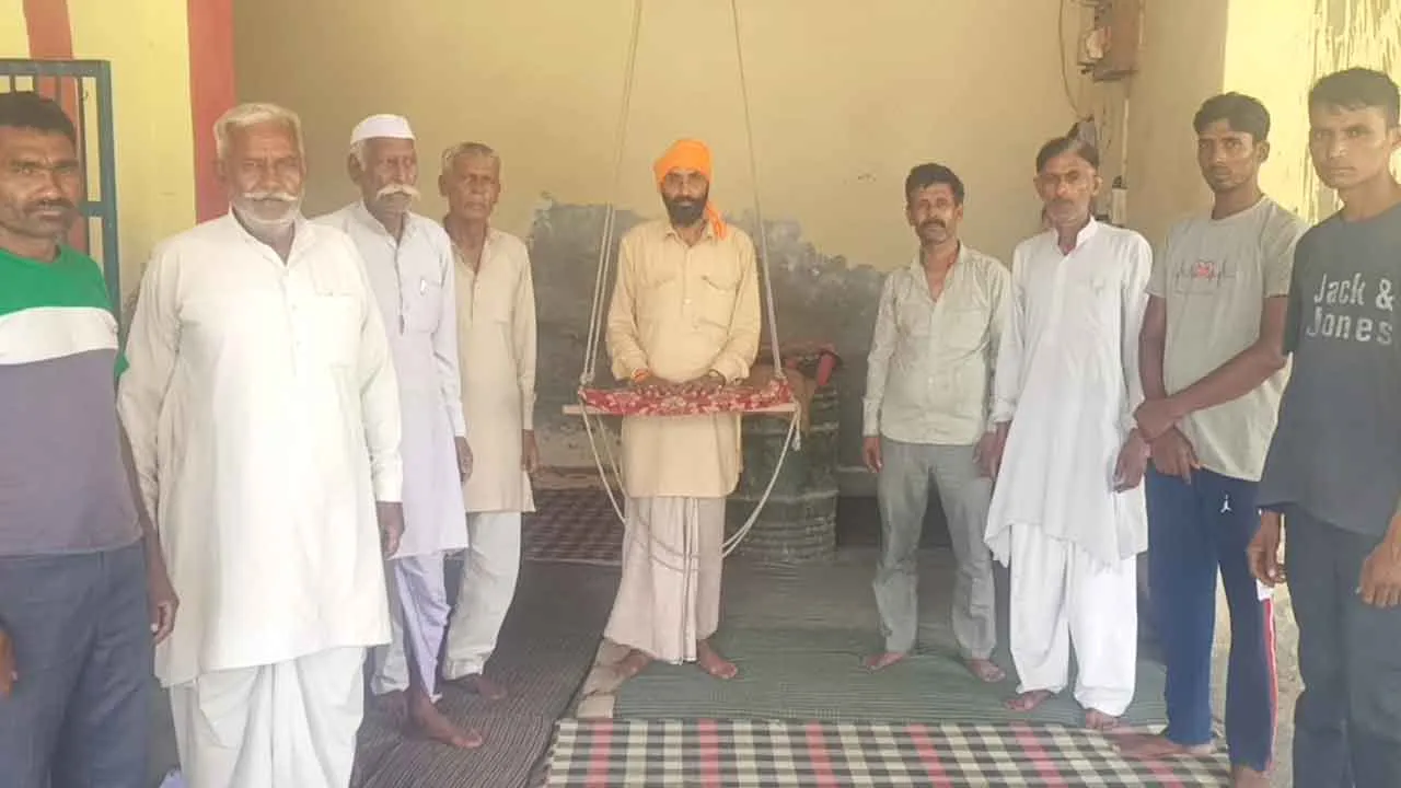 विश्व कल्याण के लिए खड़ी साधना कर रहे महात्मा रामेश्वर
