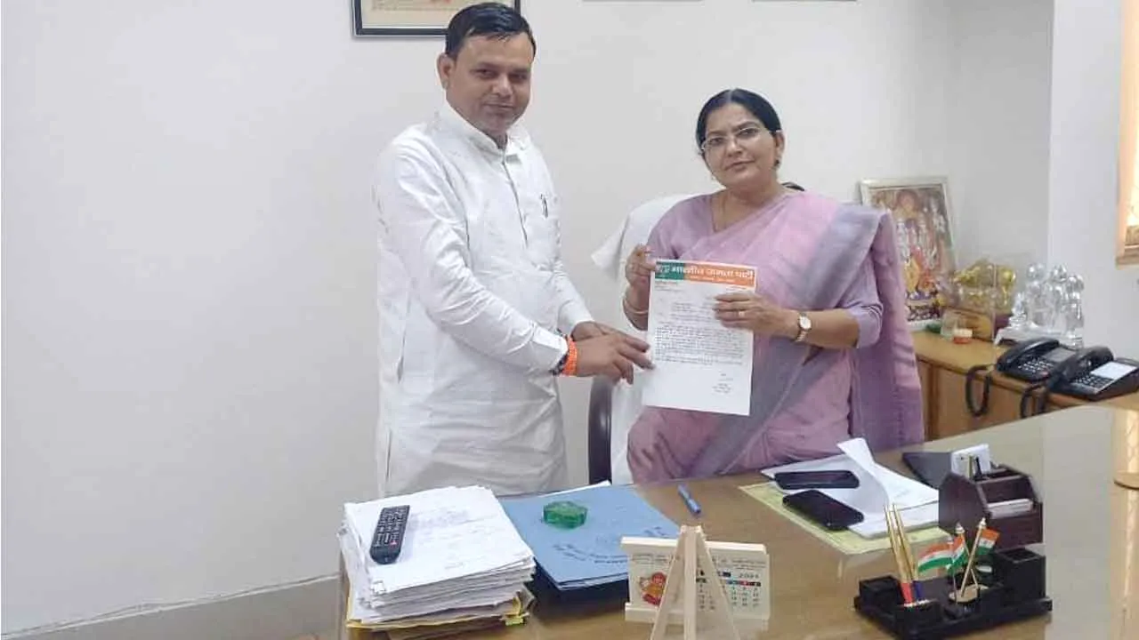 वीएसपी कॉलेज में प्राचार्य व प्राध्यापकों की तैनाती की मांग