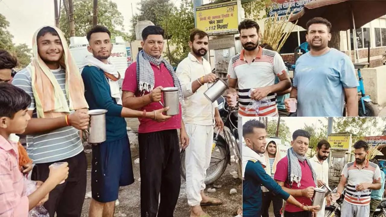 गौ रक्षा सभा के पदाधिकारियों ने राहगीरों को पिलाया शरबत
