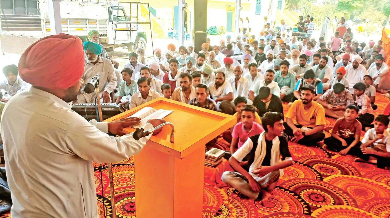 बप्पां व लक्कड़ांवाली में भीषण गर्मी की परवाह किए बगैर भारी तादाद में पहुंची साध-संगत