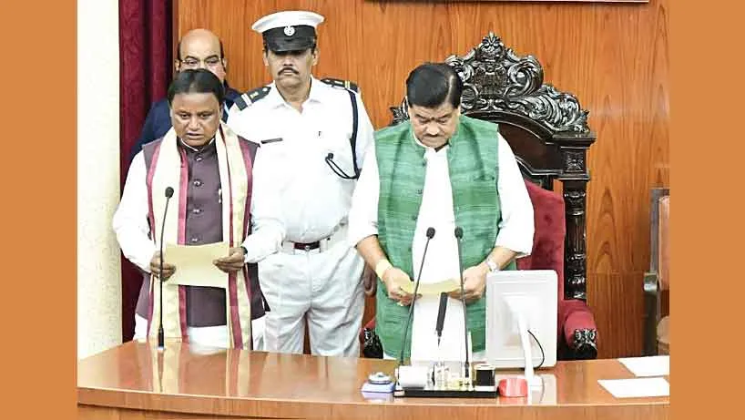 Odisha CM, MLAs take oath : ओडिशा के मुख्यमंत्री, विधायकों ने विधानसभा में शपथ ली