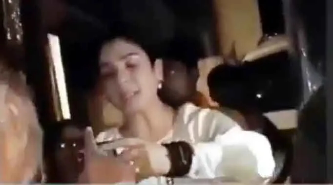 ‘Attack’ on Raveena Tandon : रवीना टंडन व उसके ड्राइवर के साथ मारपीट! टंडन का ‘मुझे मत मारो’ वीडियो वायरल!