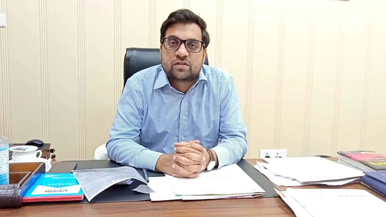 घर-घर जाकर संपत्तियां सत्यापित करने में जुटे कर्मी, अब तक 65 हजार 630 वेरीफाई