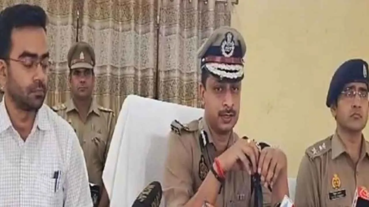 Hathras Stampede Update: हाथरस भगदड़ मामले में शिकोहाबाद के नेता सहित 6 लोग किए गिरफ्तार