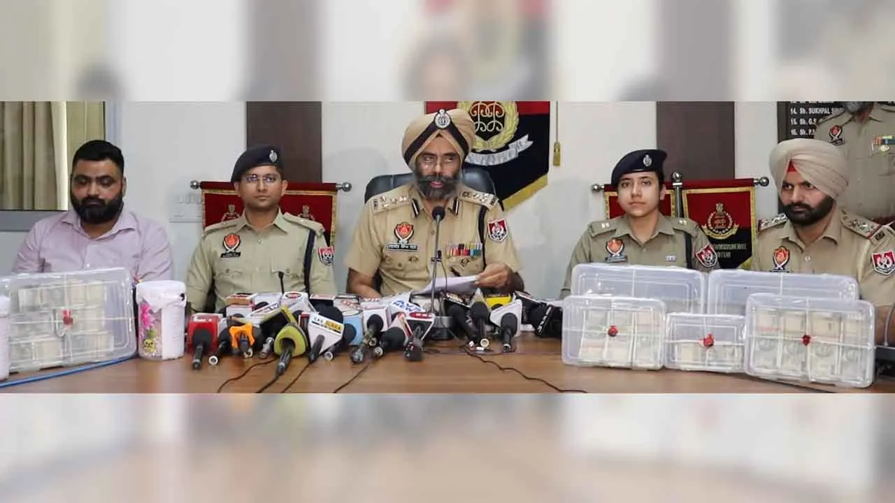करोड़ों की लूटपाट मामले में सात गिरफ्तार, 41.4 लाख बरामद