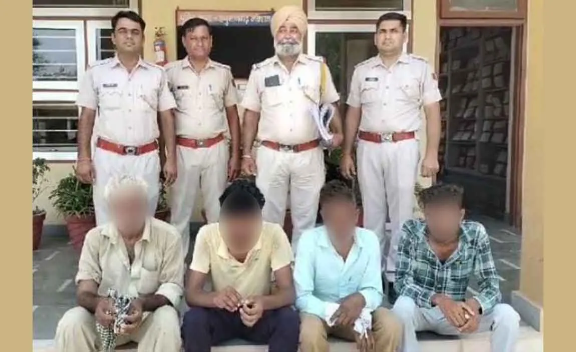 Murder Accused Arrested : घर में घुसकर किया था जानलेवा हमला, चार आरोपी गिरफ्तार