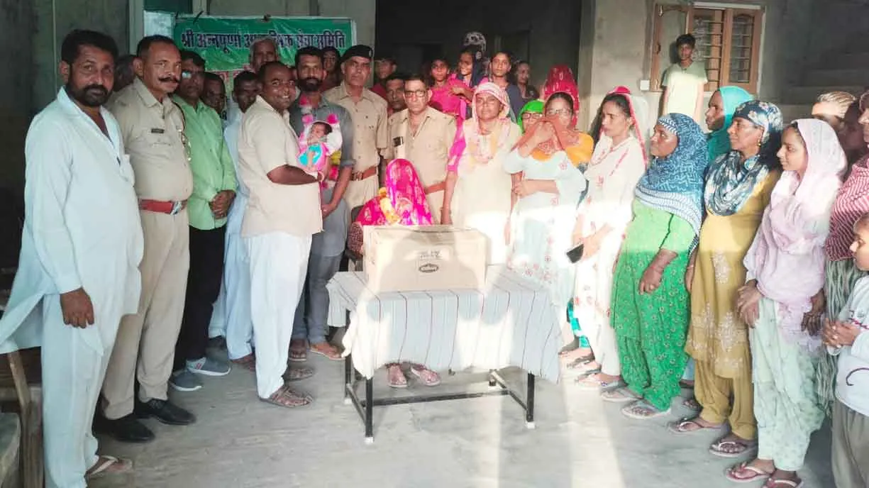 समाज में निर्भीक होकर आगे बढ़ रही हैं बेटियां