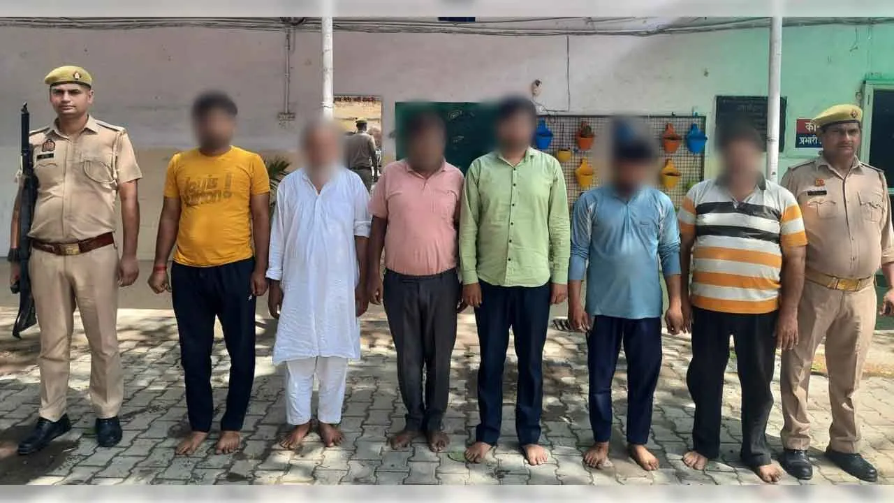 6 शातिर चोर गिरफ्तार, कब्जे से चोरी किया गया 5 टन स्लीट लोहा बरामद