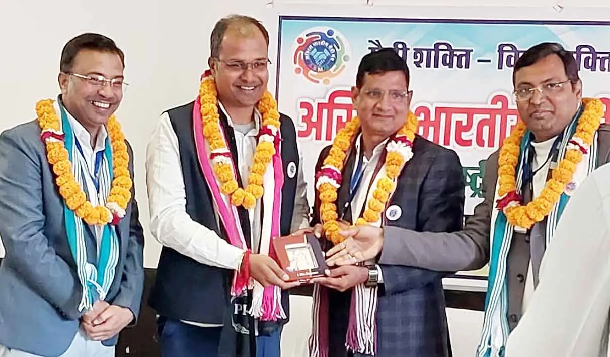 समाजसेवी चंद्रप्रकाश शर्मा का आरवाईएफ ने किया सम्मान