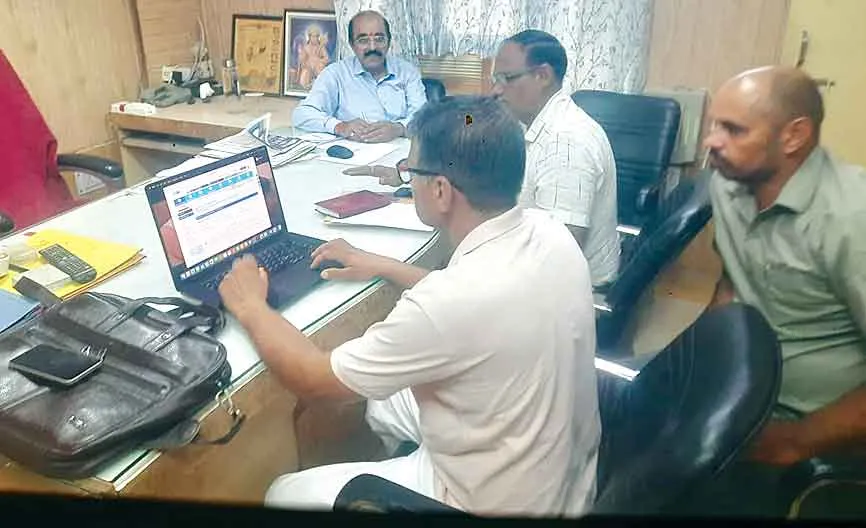 CM flying Raid in Sirsa … सरसा में सीएम फ्लाइंग की रेड से मचा हड़कंप!