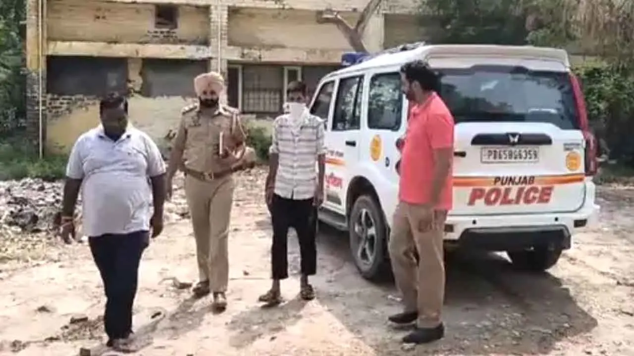 नशा छोड़ने के लिए खुद पुलिस की शरण में पहुंचा युवक