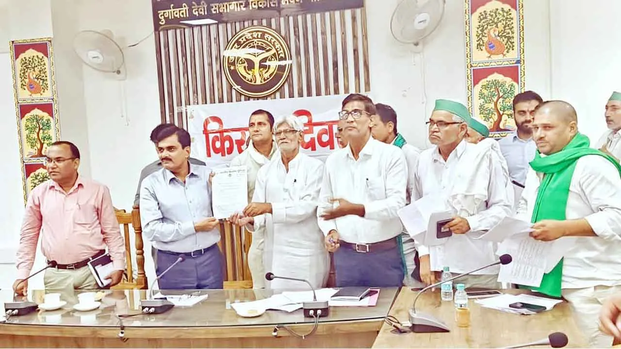 चीनी मिल शुरू होने से पूर्व गन्ना किसानों का भुगतान करे : इन्द्र विक्रम सिंह
