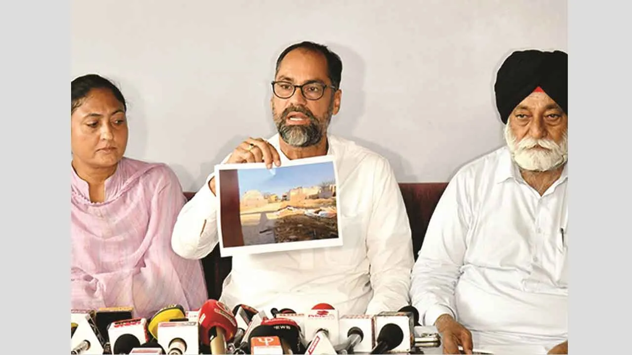 आप ने कांग्रेस उम्मीदवार के बेटे पर लगाए जमीन घोटाले के आरोप