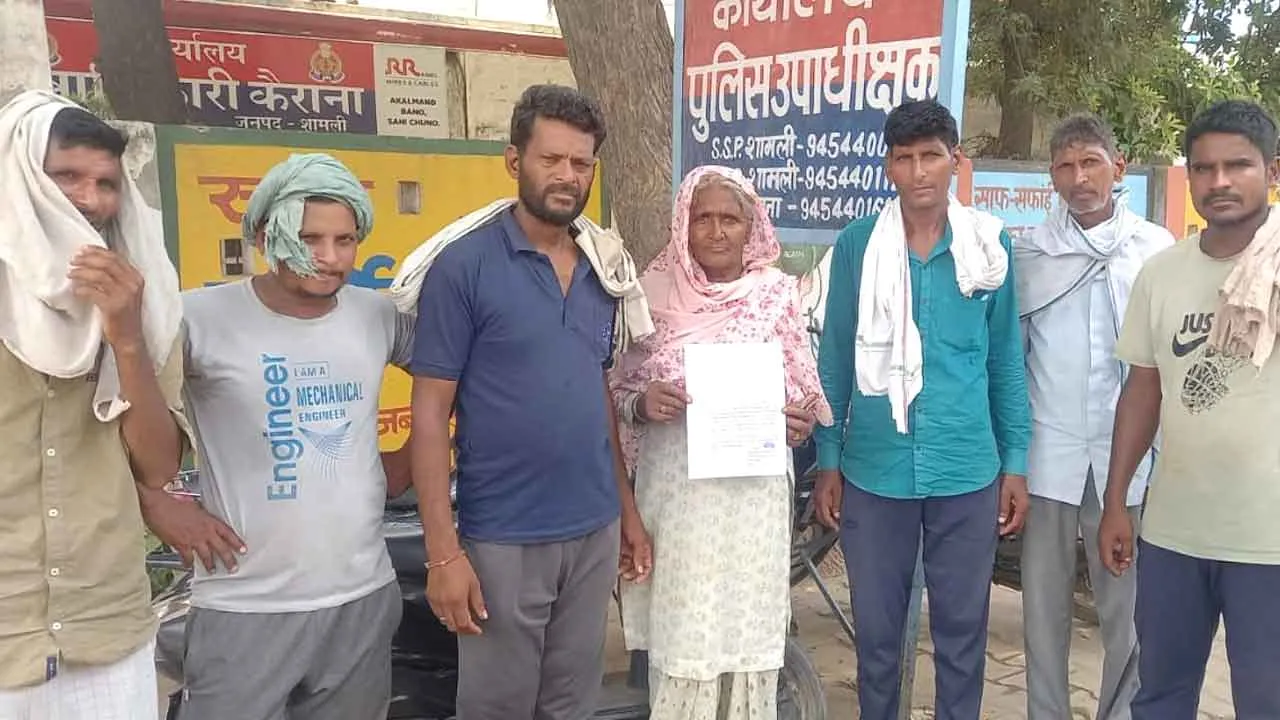 दबंगों पर लगाया कृषि भूमि पर अवैध कब्जा करने का आरोप