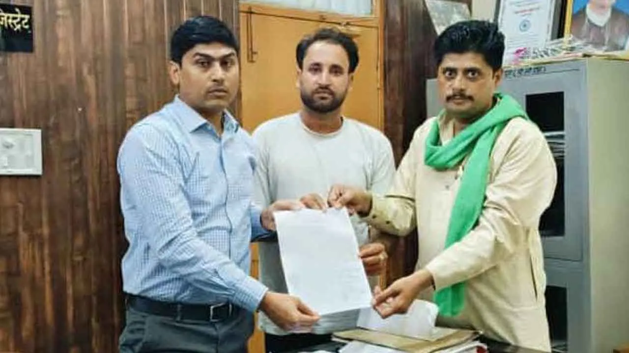 श्मशान घाट के सौंदर्यीकरण की मांग, सौंपा ज्ञापन