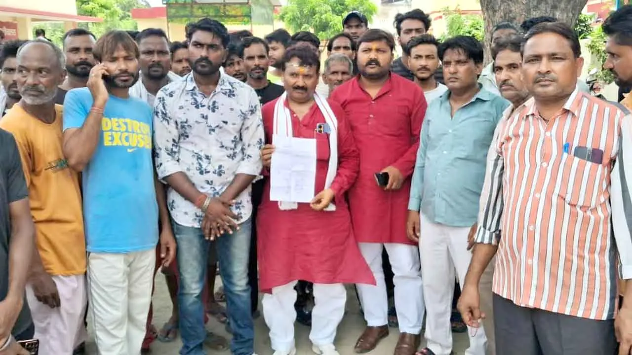पालिकाकर्मी पर जातिसूचक शब्दों के इस्तेमाल का आरोप