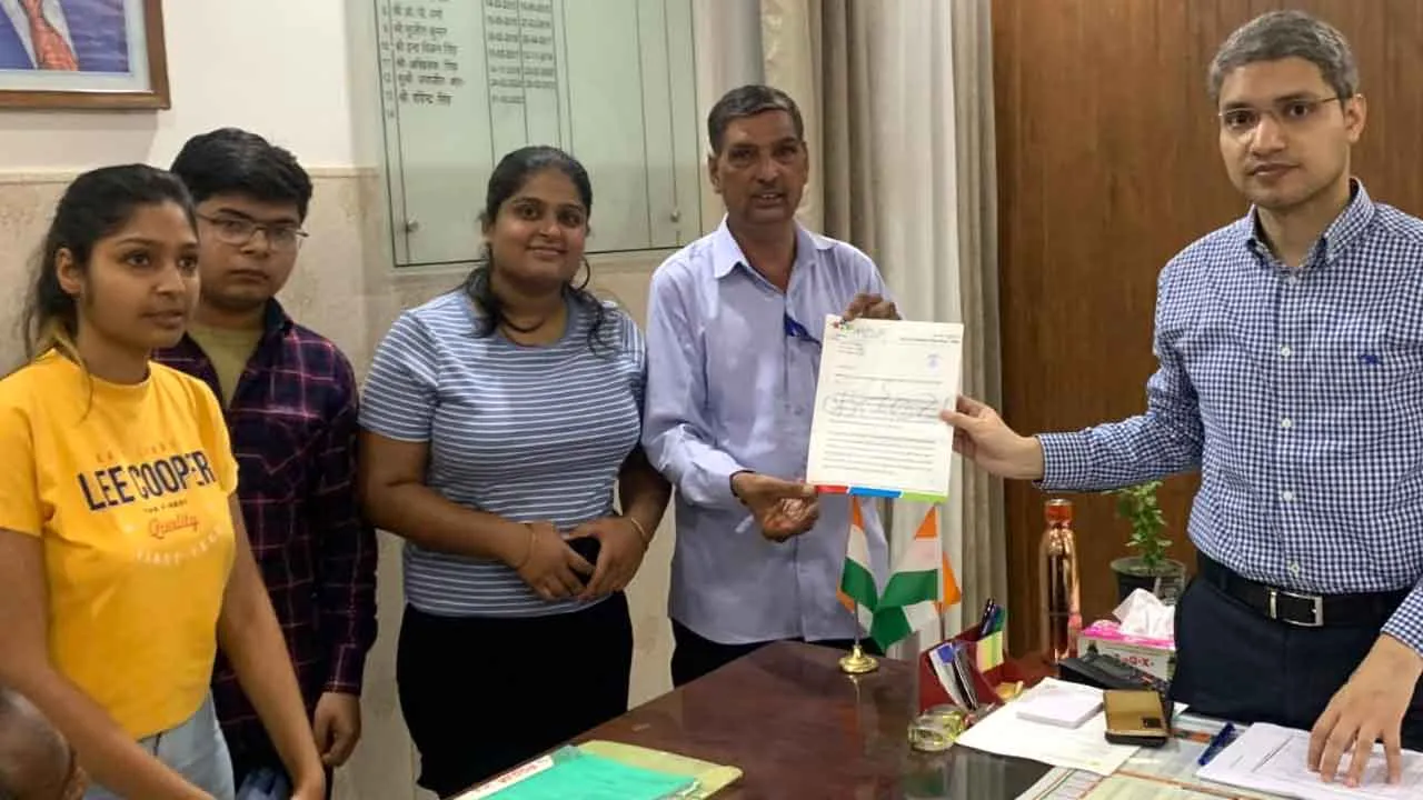 फिजा में जहर घोल रहा फैक्ट्रियों से निकलने वाला धुआं’