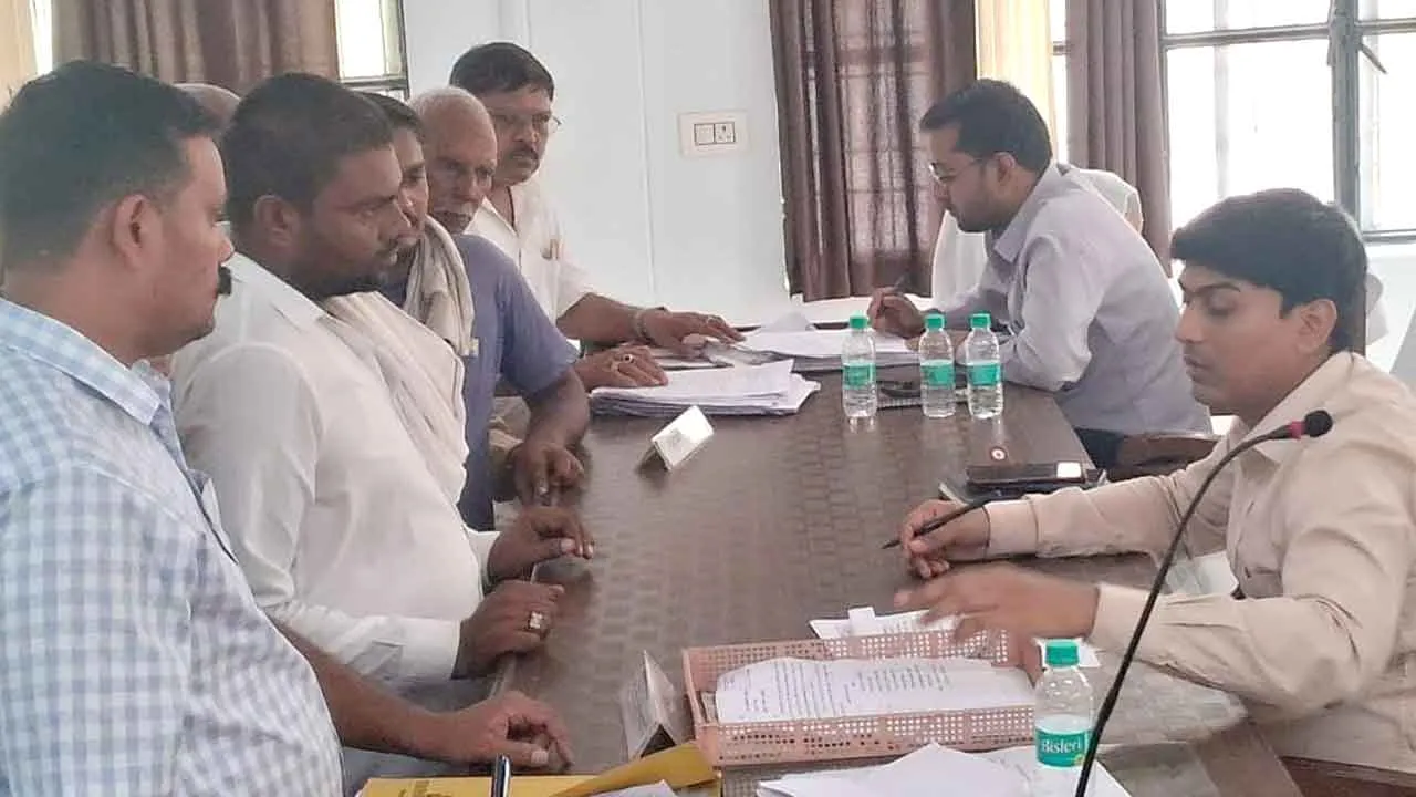 सम्पूर्ण समाधान दिवस में एसडीएम ने सुनी समस्याएं