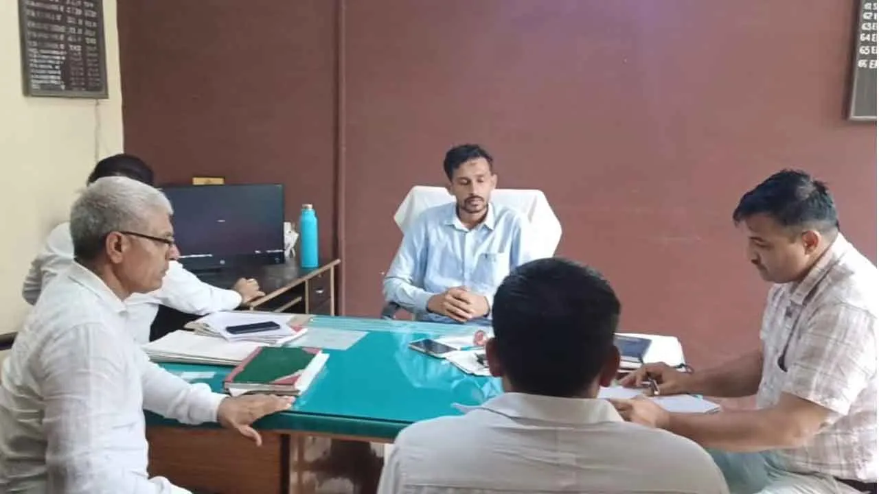 CM Flying Raid: कलायत बिजली निगम कार्यालय में सीएम फ्लाइंग की टीम ने छापामारी कर खंगाला रिकॉर्ड