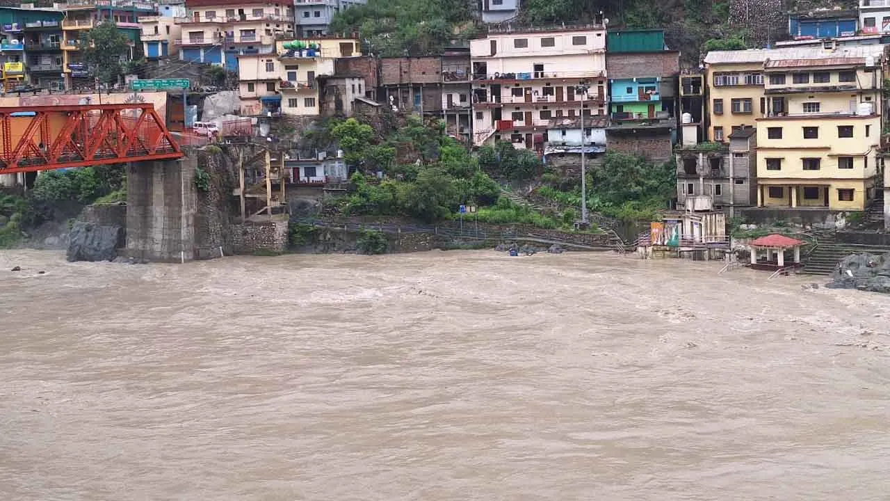 Kedarnath: रुद्रप्रयाग में बारिश से केदारनाथ हाइवे पर स्थित सुरंग हुई क्षतिग्रस्त