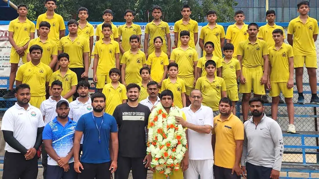 रैसलिंग में प्रताप स्कूल के उमेश ने जीता स्वर्ण पदक