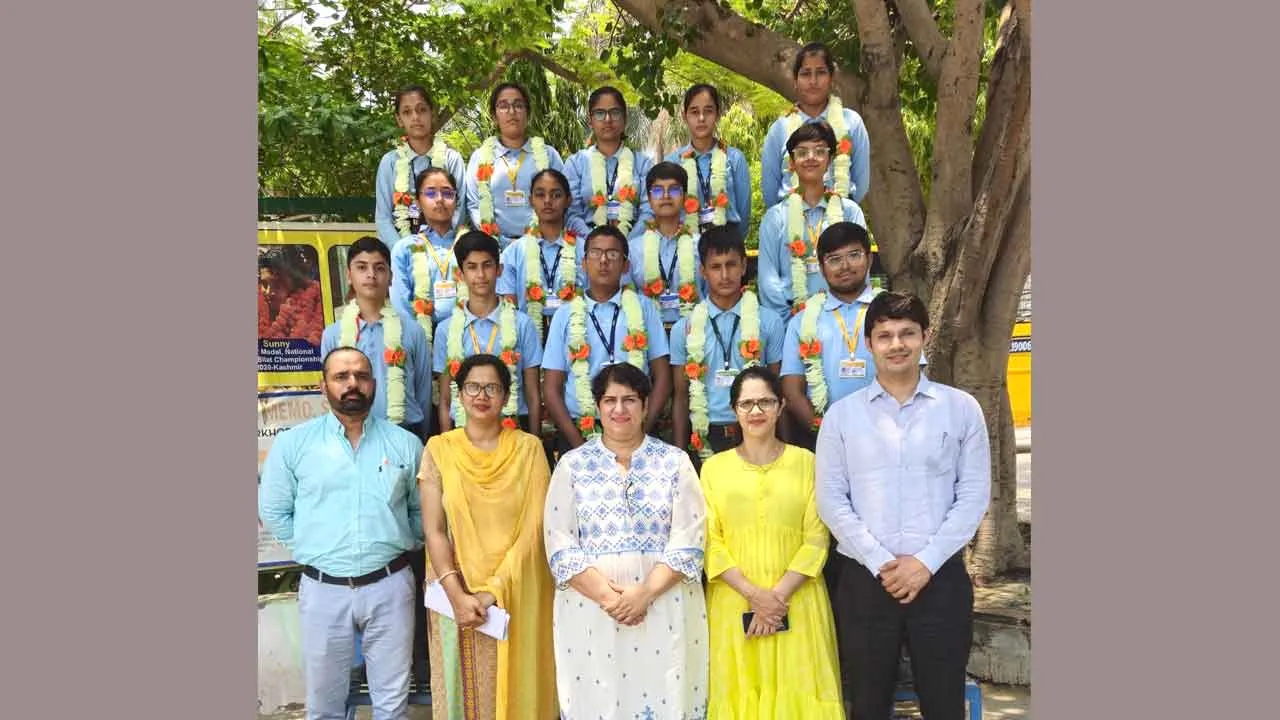 पावरप्वाइंट प्रेजेंटेशन प्रतियोगिता में दक्ष प्रथम