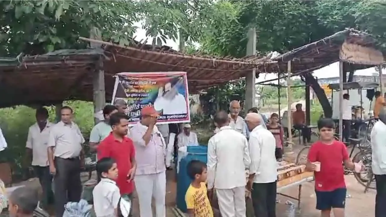 डेरा सच्चा सौदा के अनुयायियों ने मीठे पानी की छबिल लगाकर वह गुरु यश गाकर मनाई गुरु पूर्णिमा