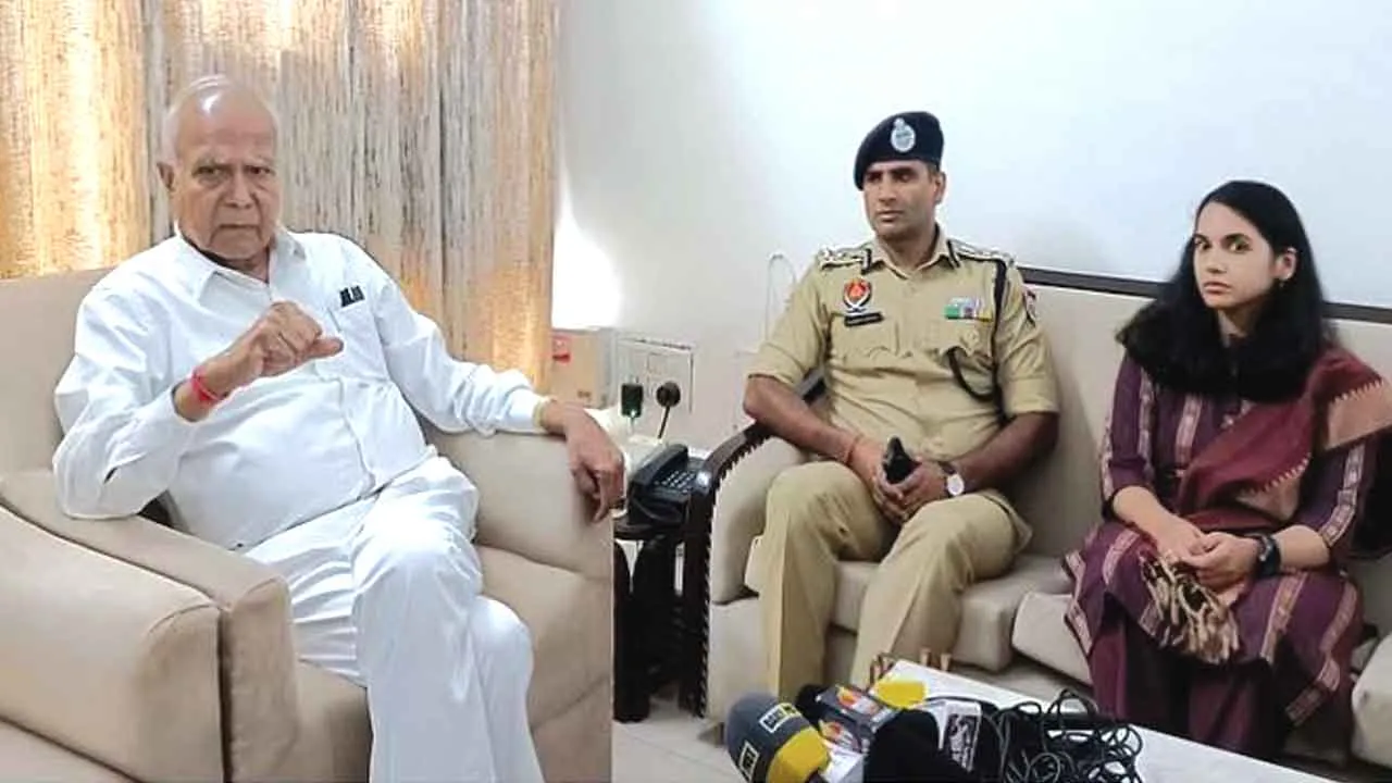 घायल शिवसेना नेता से मिलने पहुंचे गर्वनर, बिना मिले ही लौटे