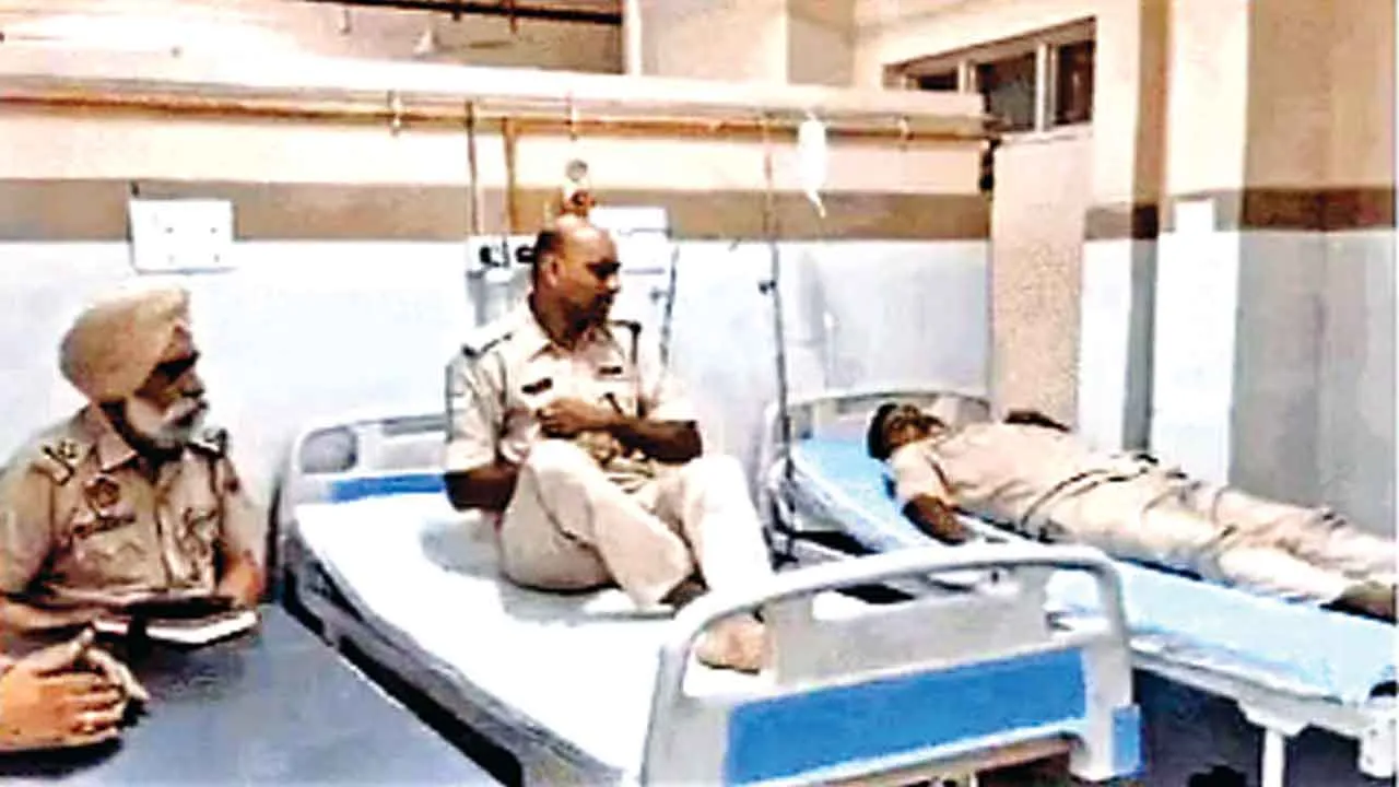 Road Accident: राज्यपाल पुरोहित के काफिले का वाहन दुर्घटनाग्रस्त, तीन जवान घायल
