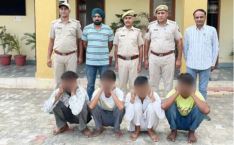 Robbers Arrested : वारदात के 12 घंटों में पेट्रोल पम्प लूट के अंतरराज्यीय गिरोह के चार सदस्य गिरफ्तार