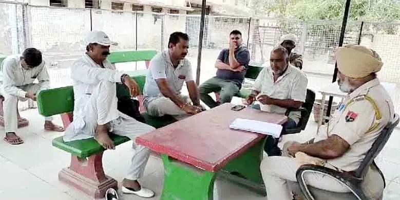 पानी में डूबने से मरे प्रौढ़ का शव पोस्टमार्टम करवा परिजनों को सौंपा