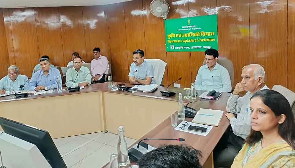किसानों को योजनाओं का लाभ जल्दी पहुंचाने के प्रमुख शासन सचिव ने दिए निर्देश