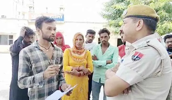 Robbed : किरयाना दुकान पर काम करने वाले युवक के साथ लूटपाट