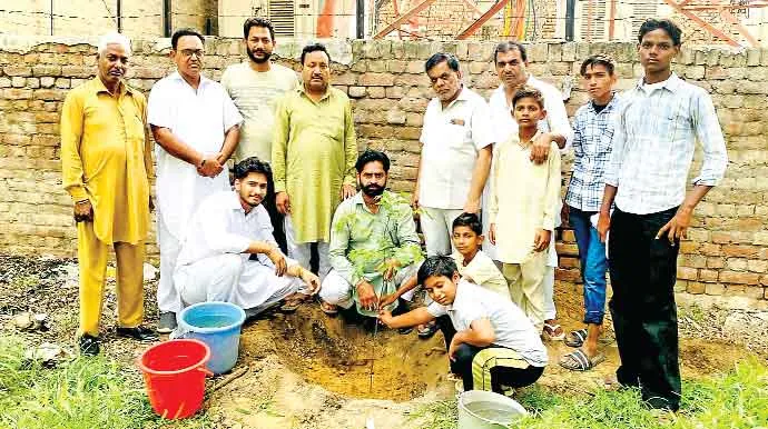 डेरा सच्चा सौदा के श्रद्धालु ब्लॉक रोड़ी के विनोद इन्सां ने कुछ इस तरह मनाया अपना जन्मदिन!