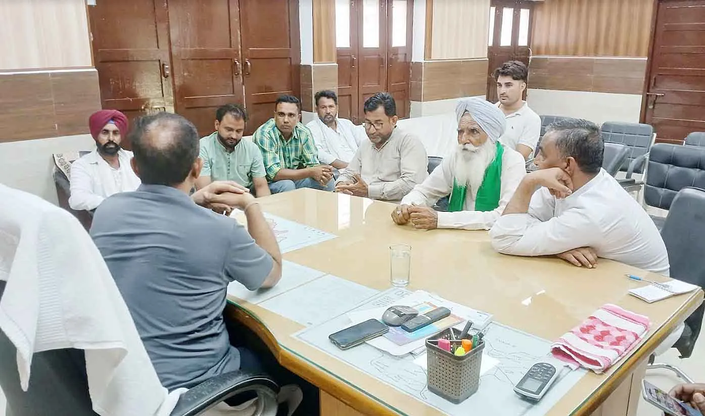 एसडीएम ने बुलाई बैठक, नहीं पहुंचे एसडीओ, इंजीनियरों को कहा : आप बहाने मत बनाइए!