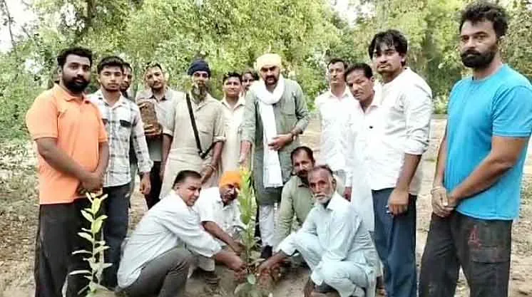 Tree Plantation Campaign : शमशान भूमि में पौधारोपण के साथ महाअभियान का आगाज