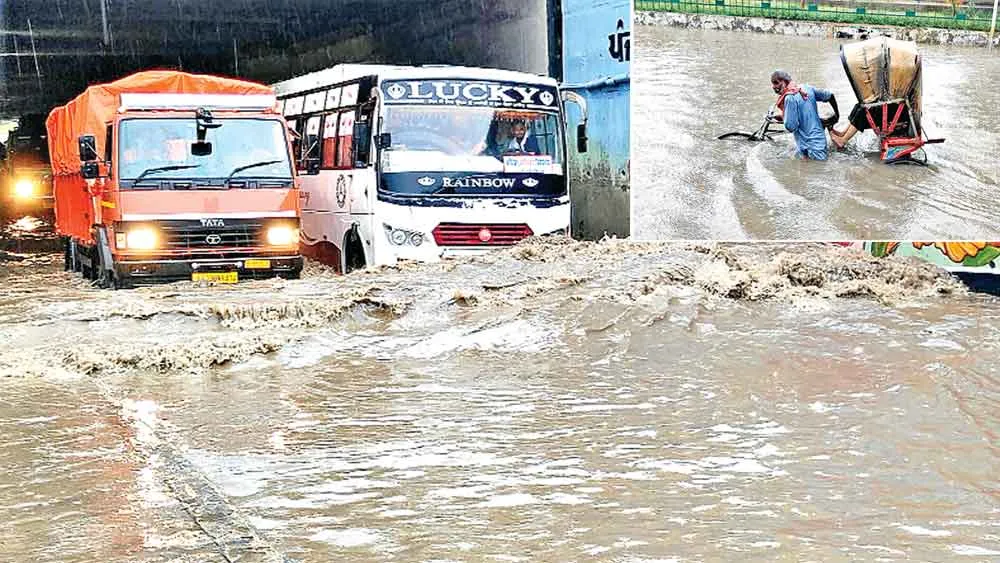 Heavy Rain: भारी बारिश से बठिंडा की सड़कें बनी ‘समुन्द्र’