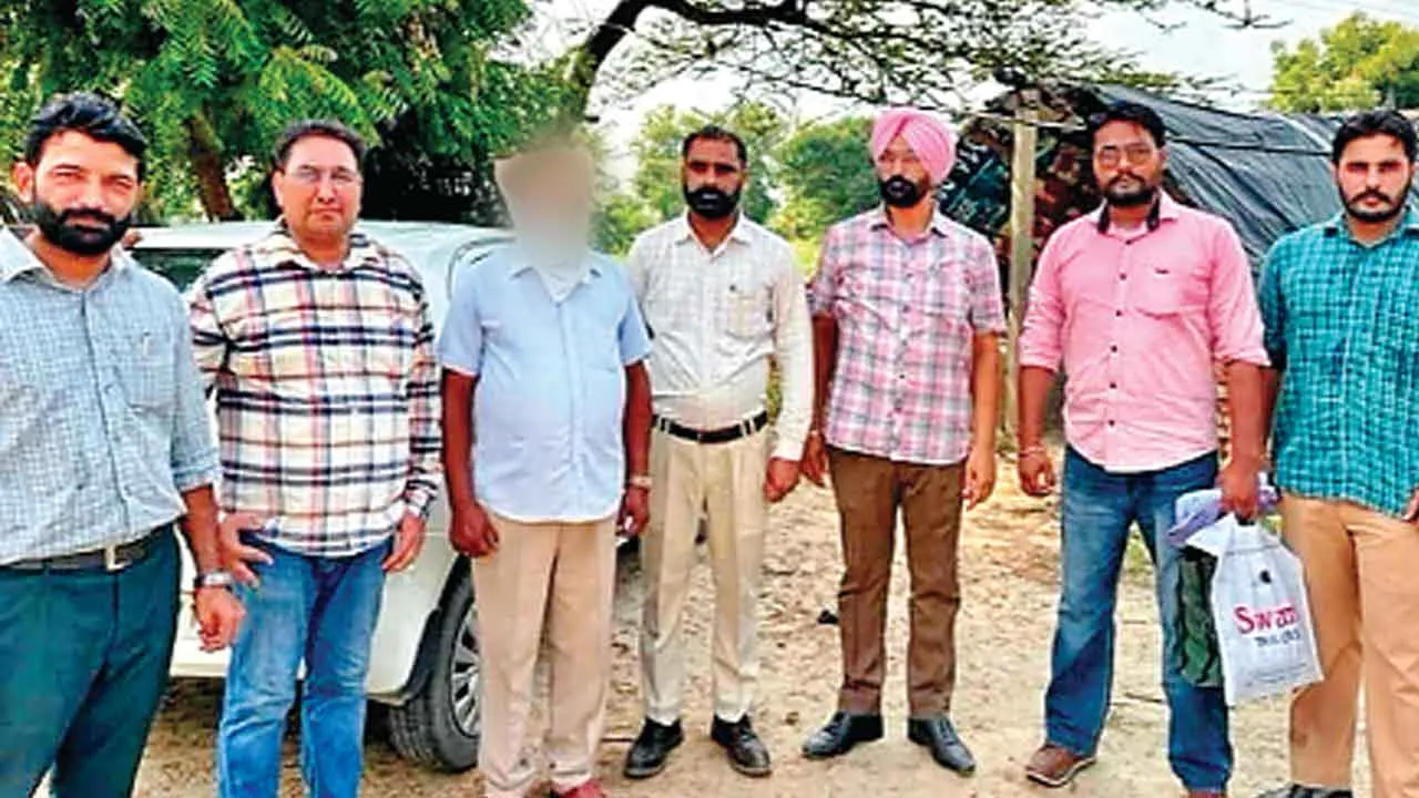 Bribe: 3,000 रू. की रिश्वत लेता एएसआई गिरफ्तार