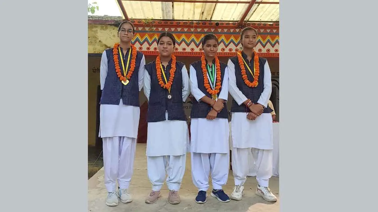 सठला इण्टर कॉलेज की बच्चियों ने हापुड़ मे गाड़े सफलता के झण्डे