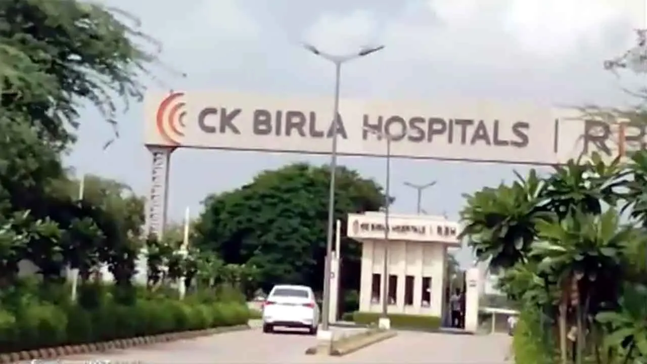 Threat to bomb 100 hospitals: 100 अस्पतालों को बम से उड़ाने की धमकी! पूरे शहर में हड़कंप!