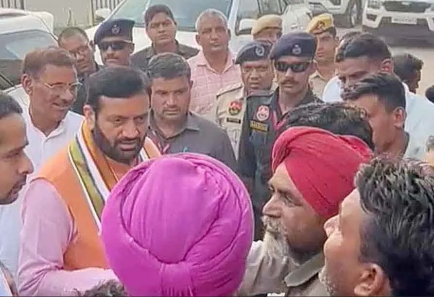 सीएम साहब ! आप हमारा ध्यान रखोगे तो आने वाले चुनाव में हम आपका रखेंगे!