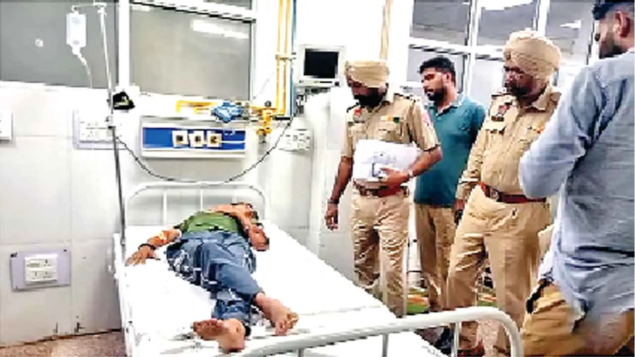 पुलिस ने दो छात्रों पर चलाई गोली, घायल, दोनों अस्पताल में भर्ती