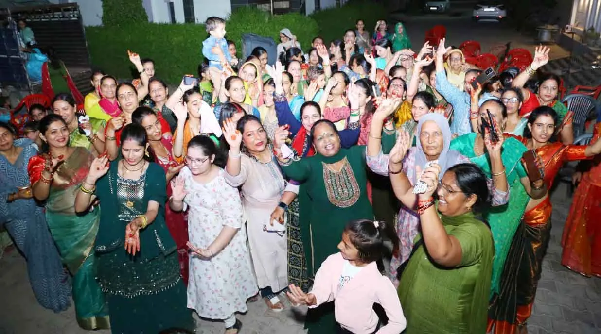 Teej Festival 2024 : तीज उत्सव में बिखरी लोक संस्कृति की छटा