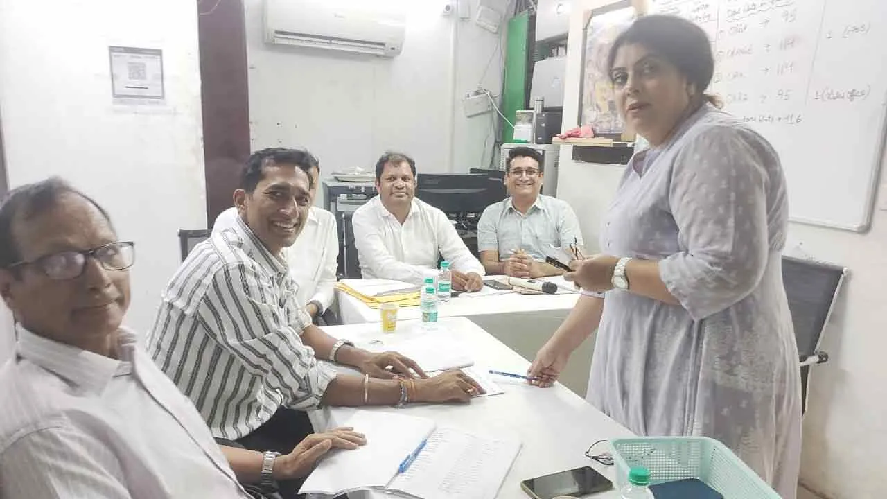 इंदिरापुरम की गुलमोहर रेजीडेंसी में एओए के चुनाव संपन्न