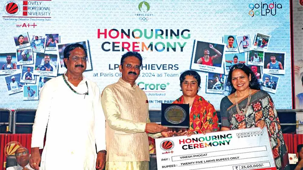 LPU ने पेरिस ओलंपिक में प्रतिनिधित्व करने वाले स्टूडेंट्स को किया सम्मानित