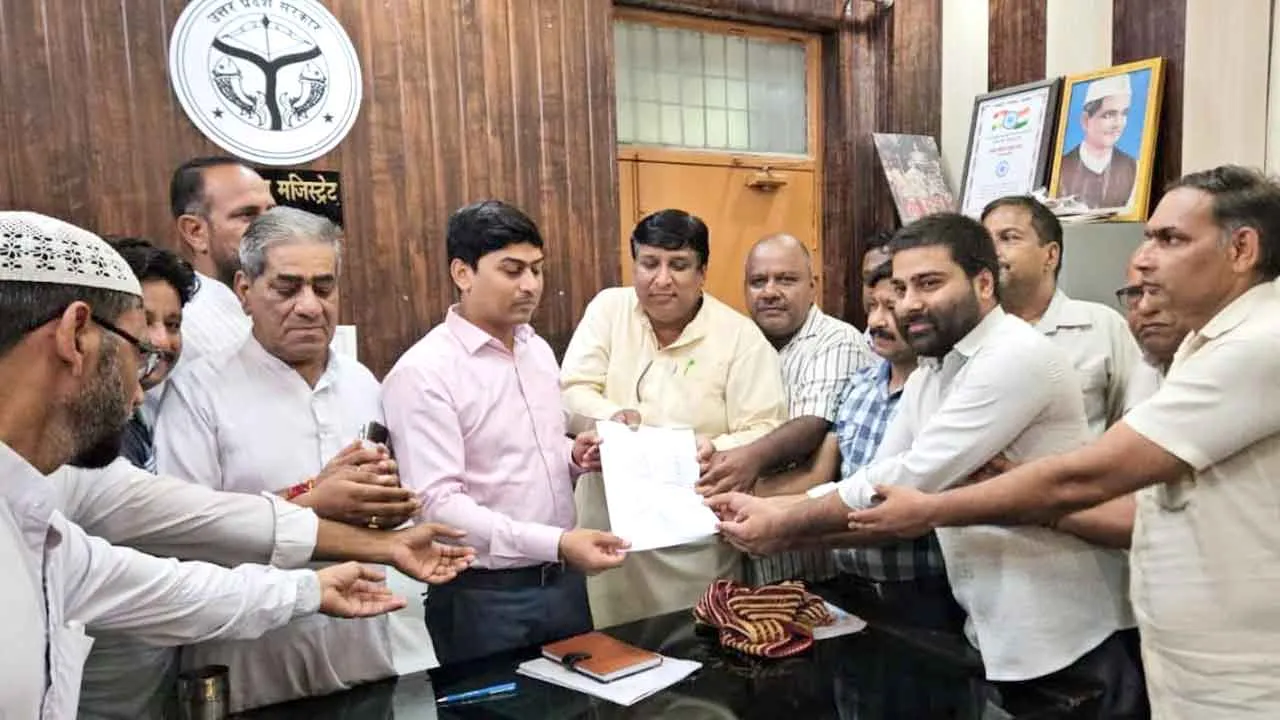 बांग्लादेश में हिंदुओं पर हो रहे अत्याचार पर रोक लगाने की मांग