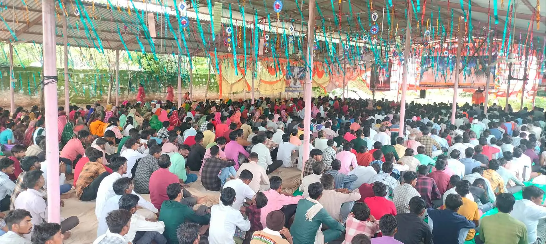 Rajasthan News : कोटड़ा (राजस्थान) में भव्य भंडारे की नामचर्चा में साध संगत का भारी इकट्ठ