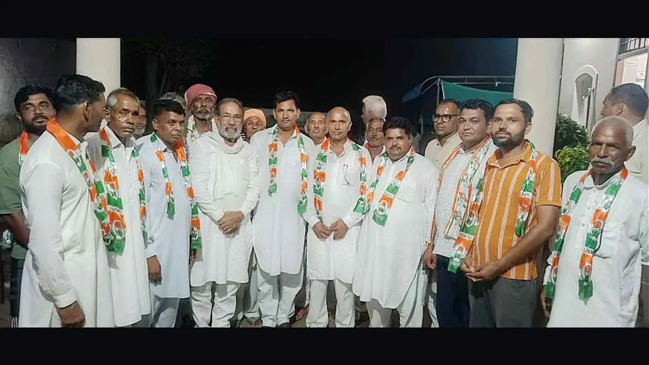 डा. केवी सिंह के नेतृत्व में दर्जनों परिवार कांग्रेस में शामिल