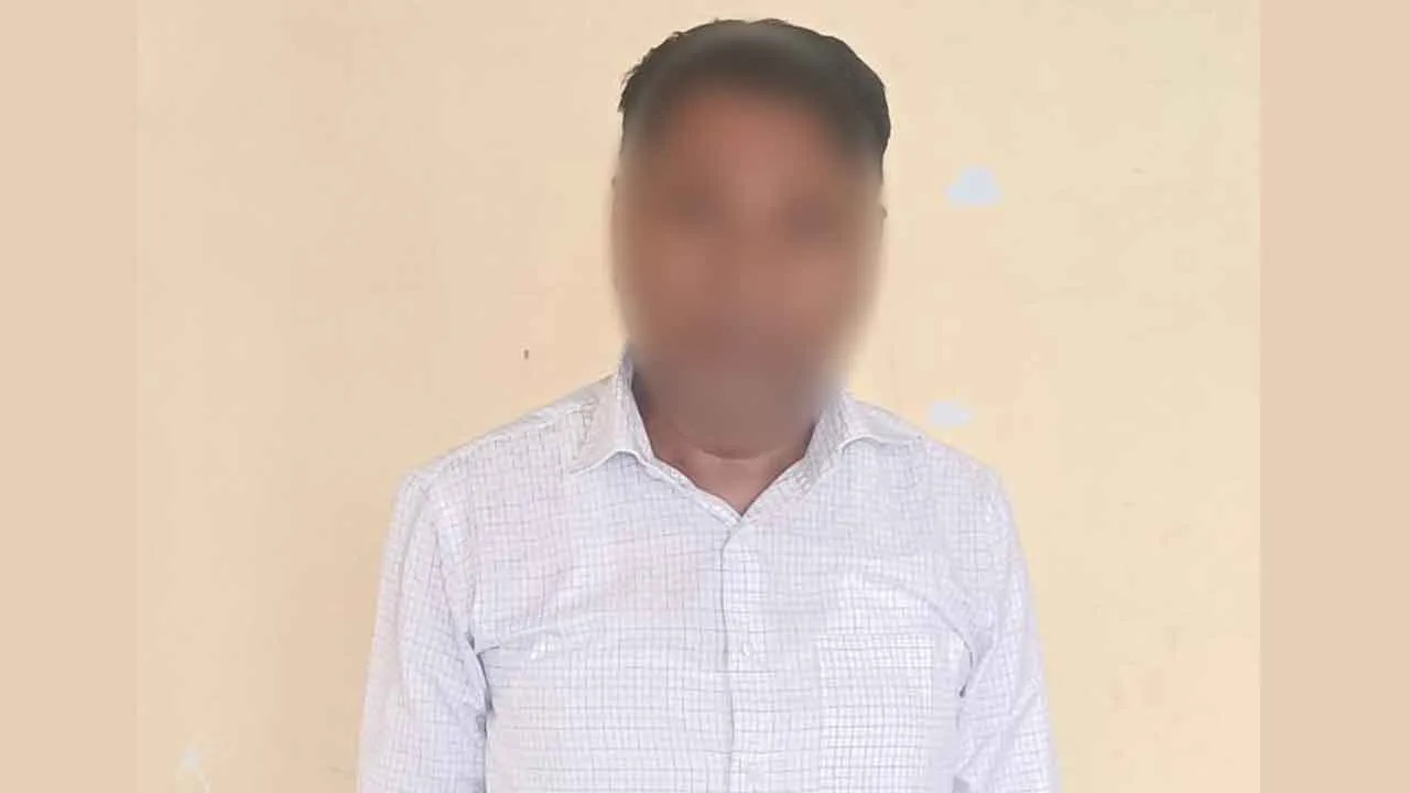 एलआईसी पॉलिसी की आड़ में फ्रॉड करने वाला अधेड़ गिरफ्तार